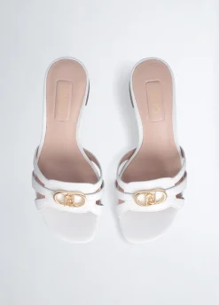 Sandali in pelle con tacco largo
