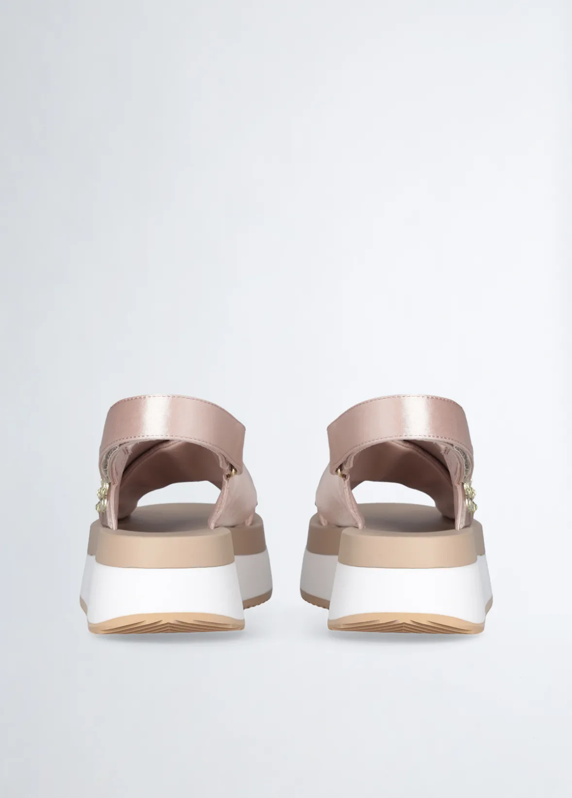 Sandali platform con borchie gioiello