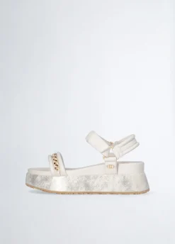 Sandali platform con dettaglio chain