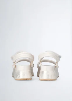 Sandali platform con dettaglio chain