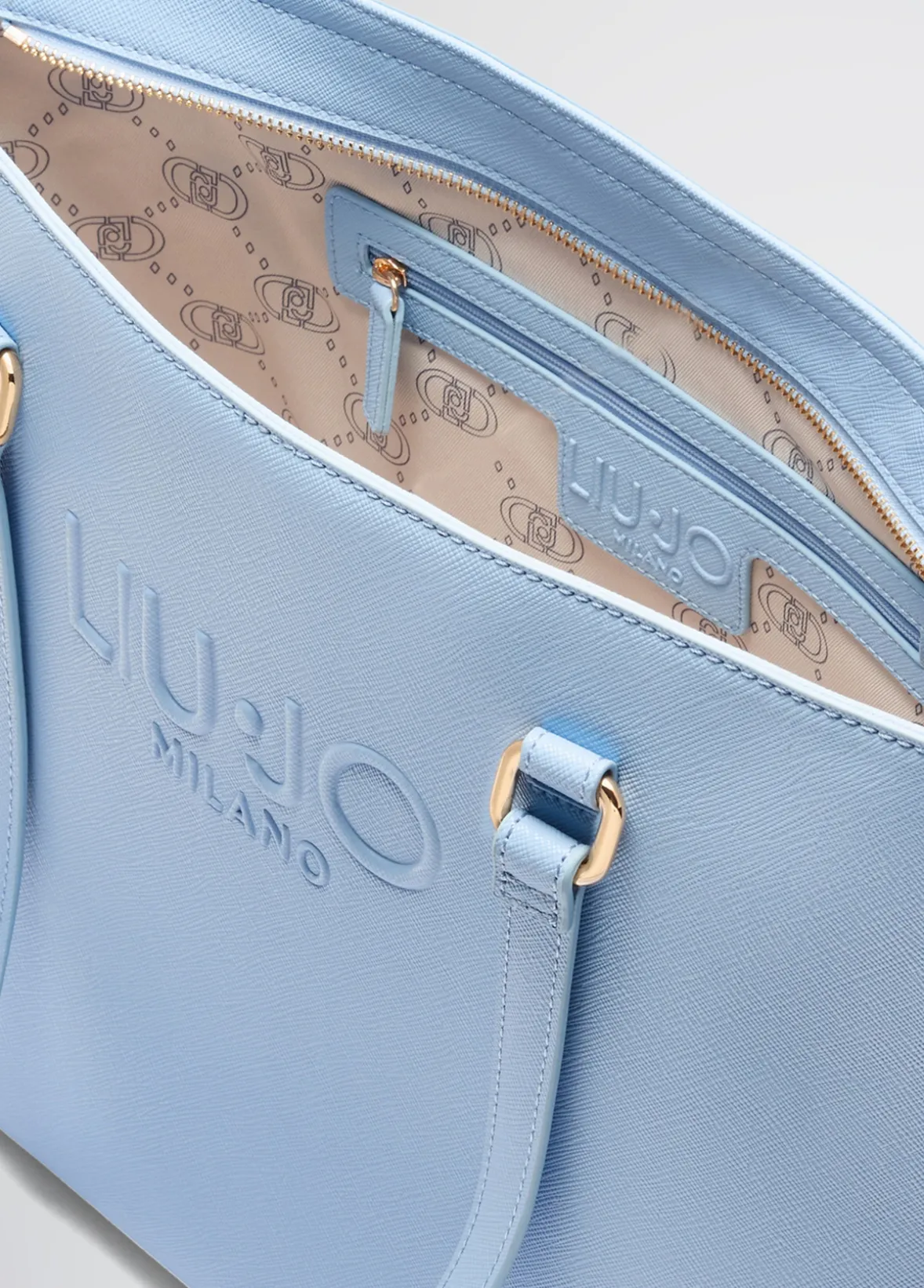 Shopping bag media
