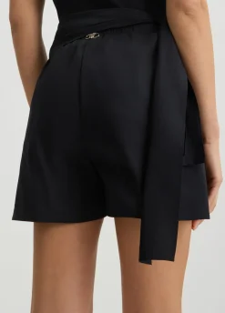 Short in cotone con fiocco