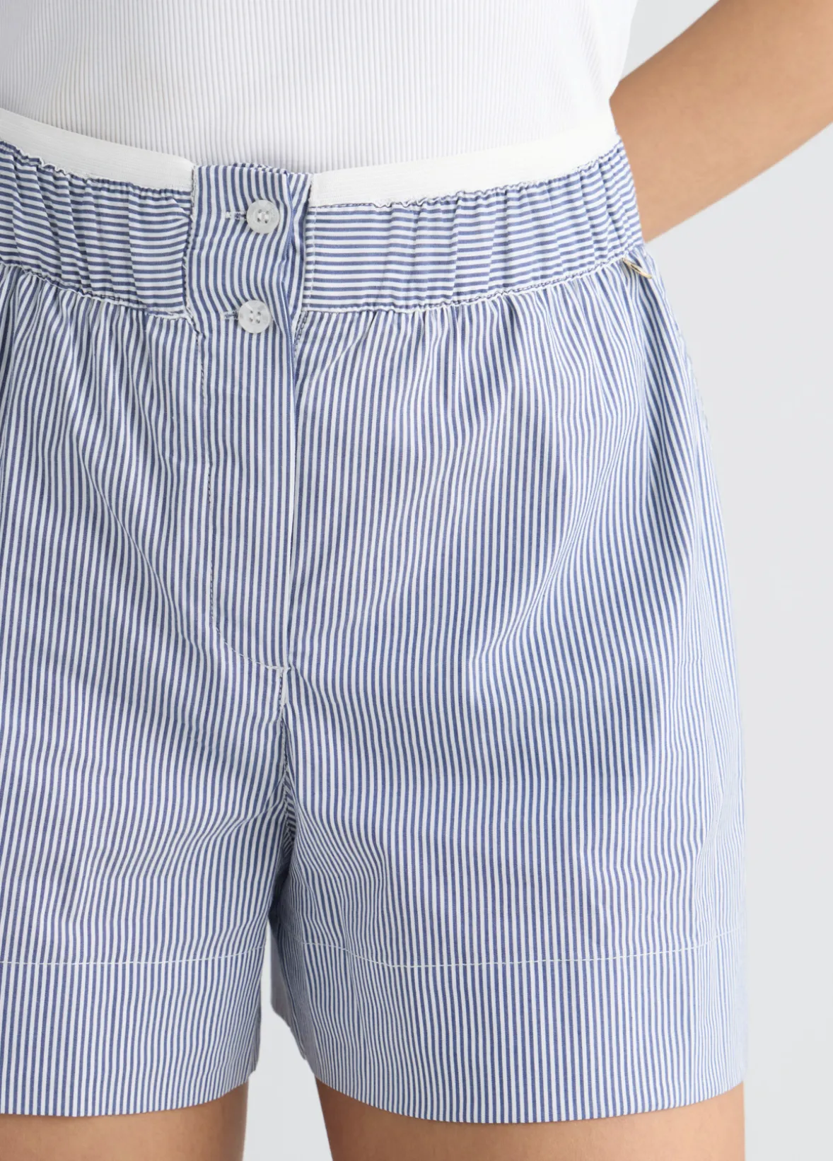 Short in popeline