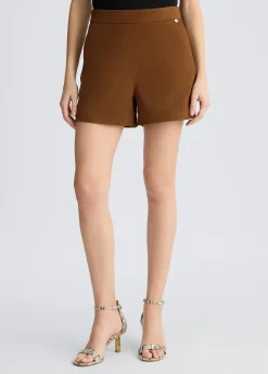 Short in suede
