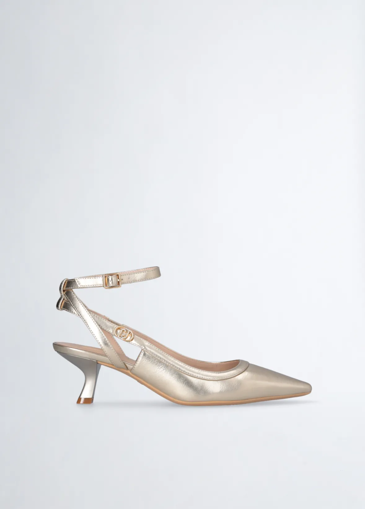 Slingback con tacco basso