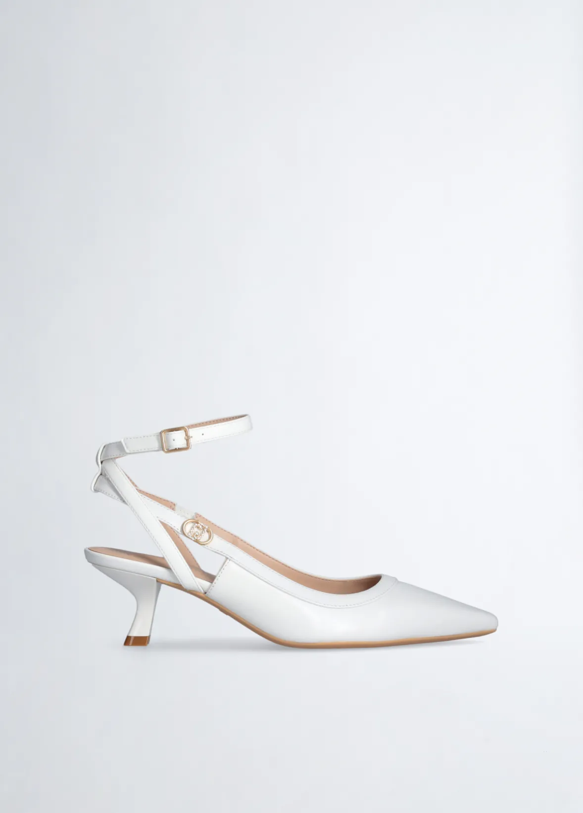 Slingback con tacco basso