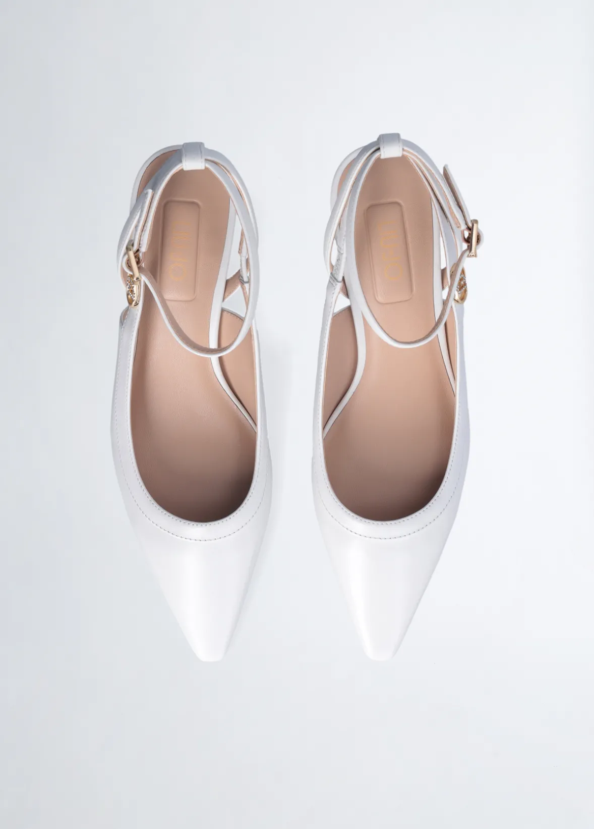 Slingback con tacco basso