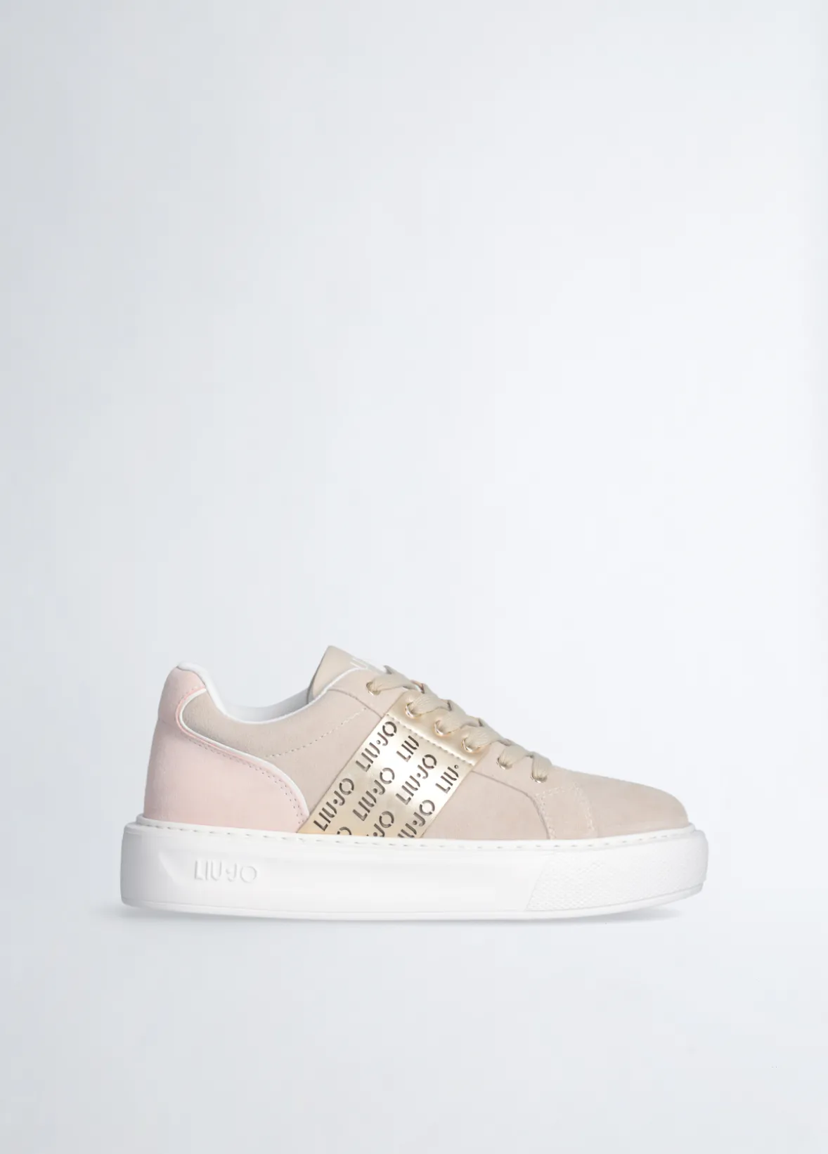 Sneakers con logo traforato