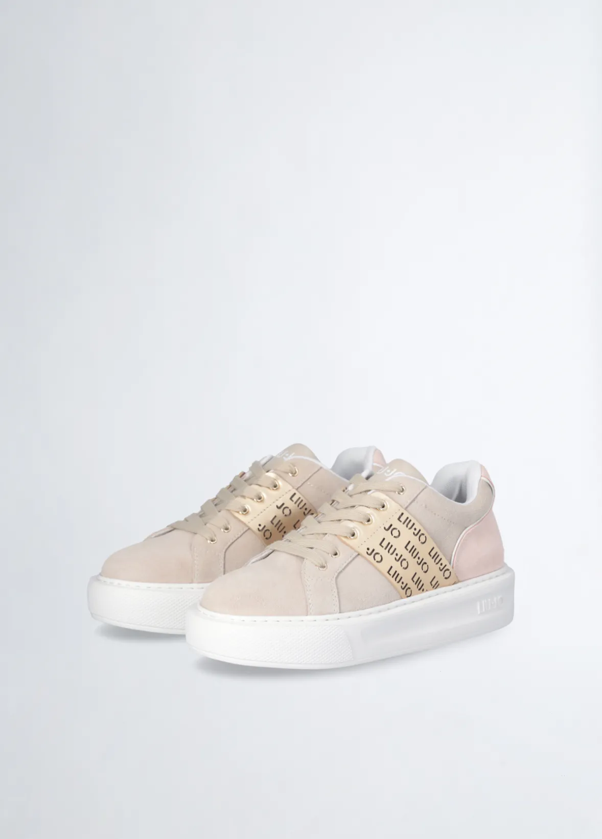 Sneakers con logo traforato
