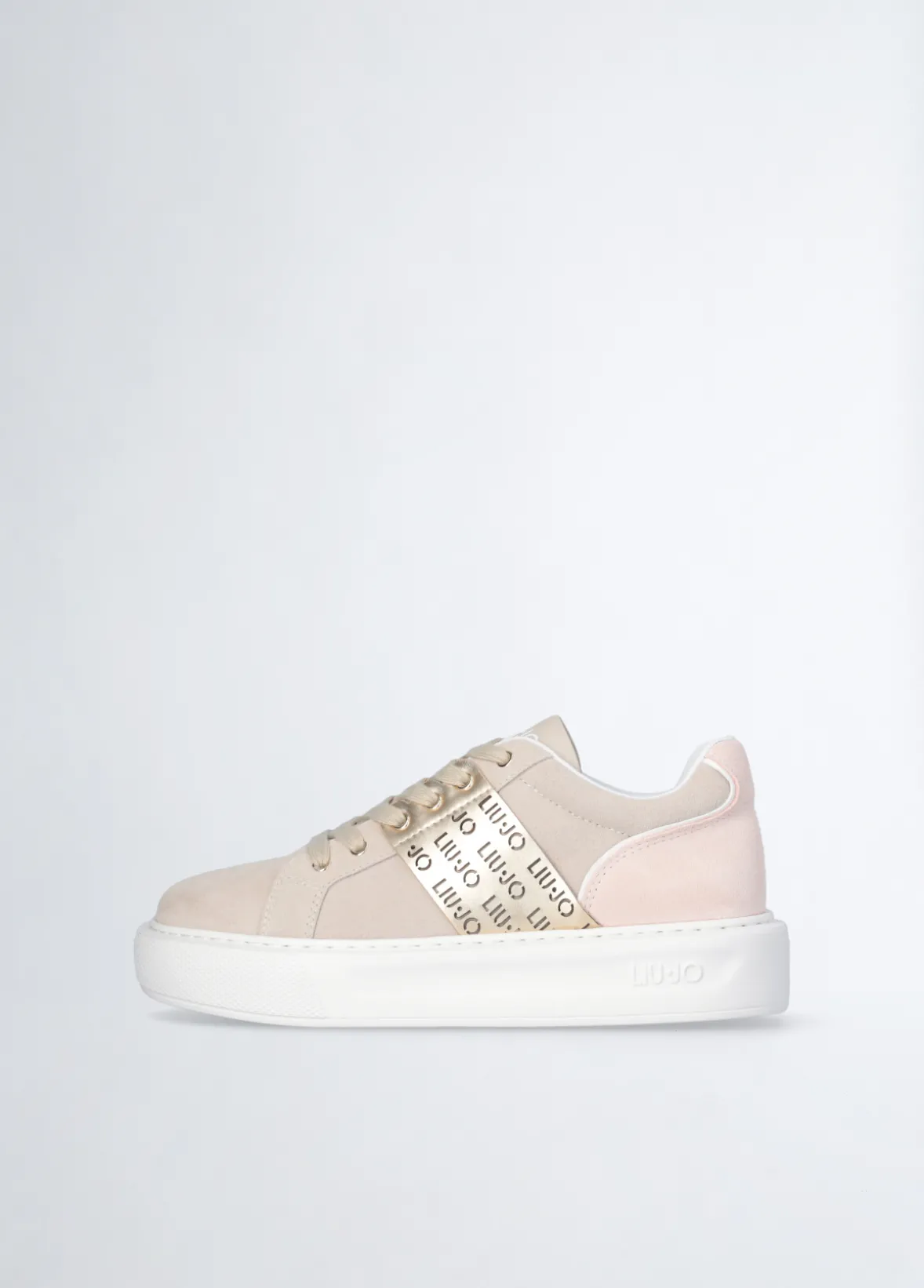 Sneakers con logo traforato