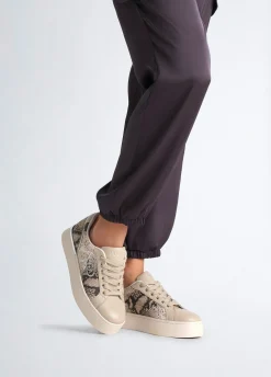 Sneakers con stampa pitone