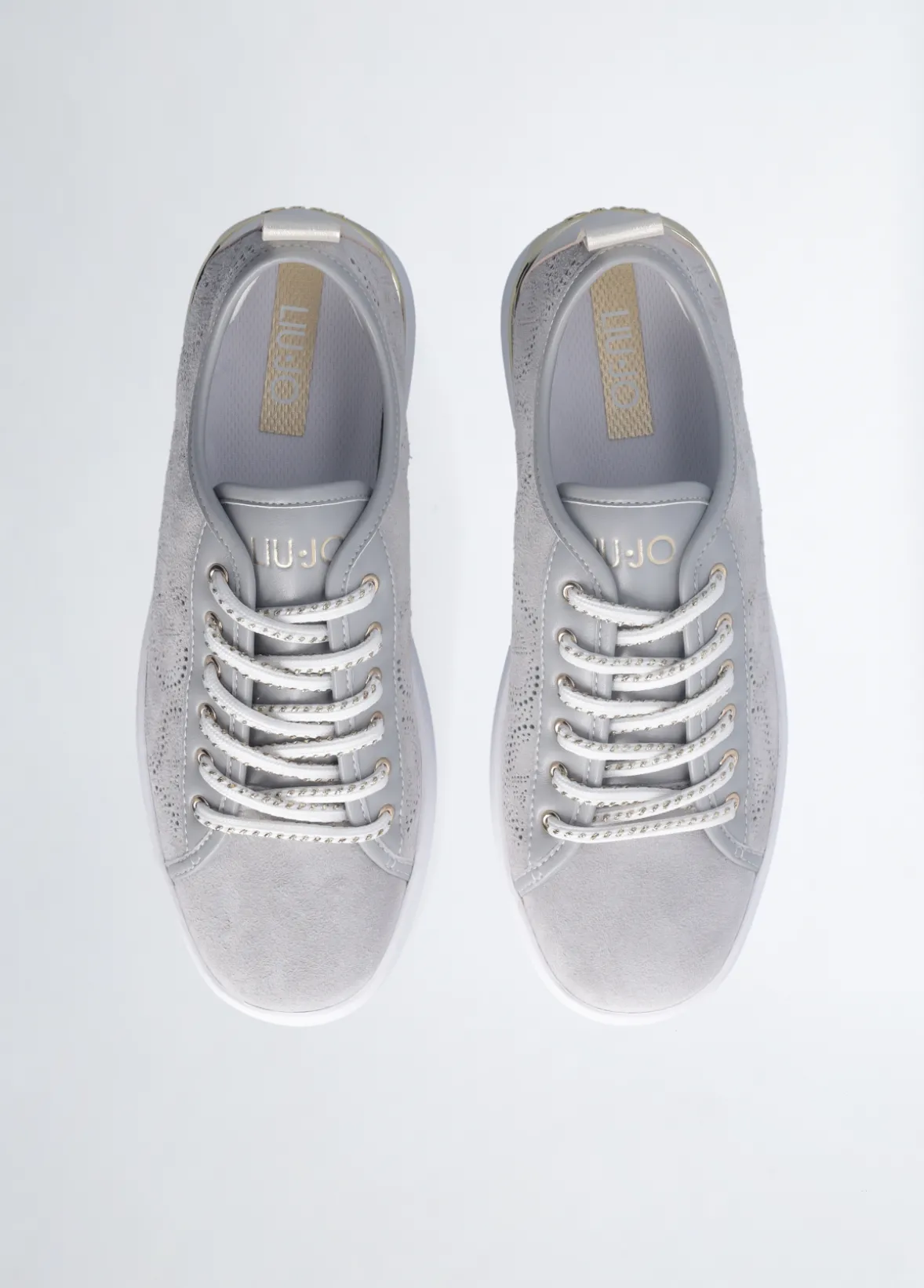 Sneakers con trama traforata