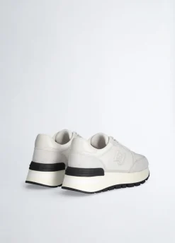 Sneakers in brighty mesh