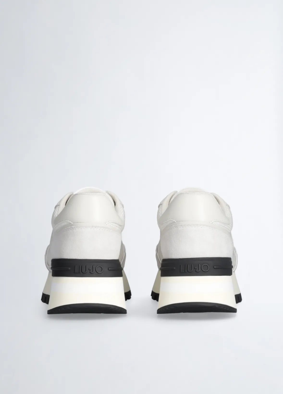 Sneakers in brighty mesh