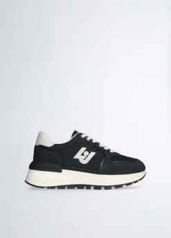 Sneakers in brighty mesh