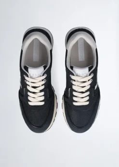 Sneakers in brighty mesh
