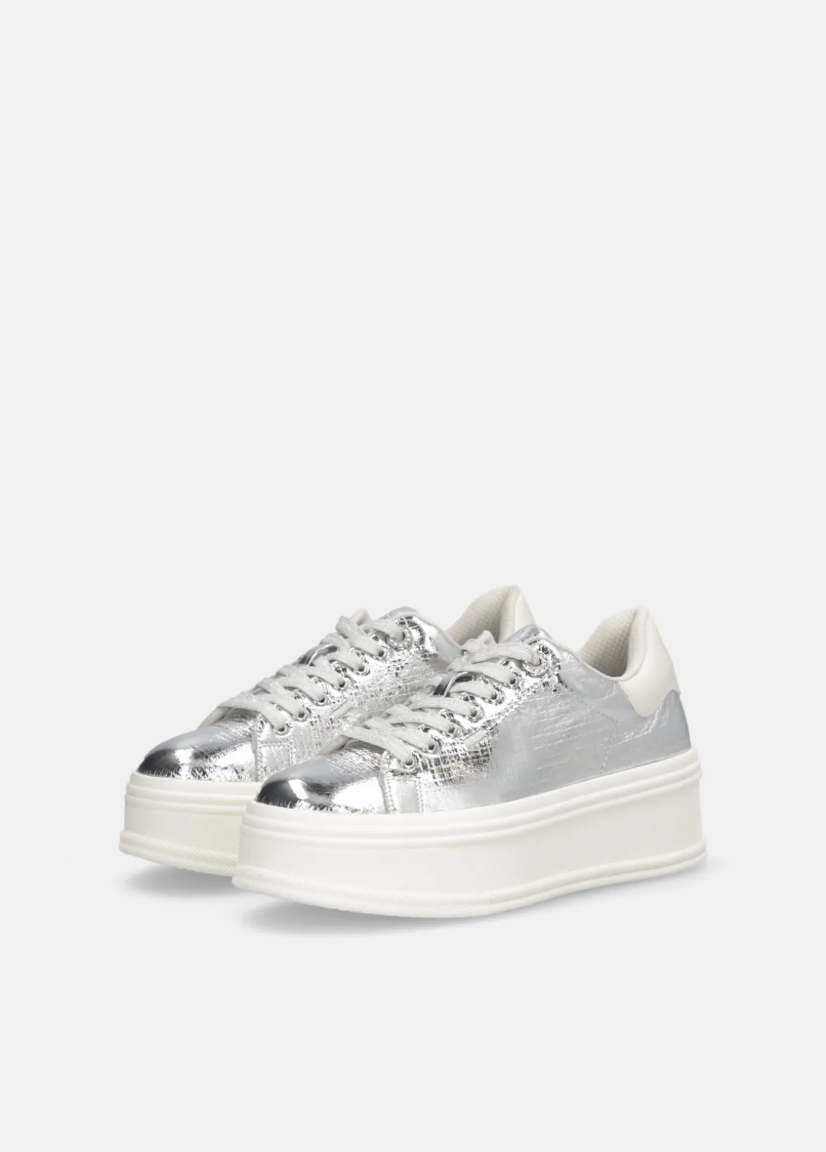 Sneakers in crackle