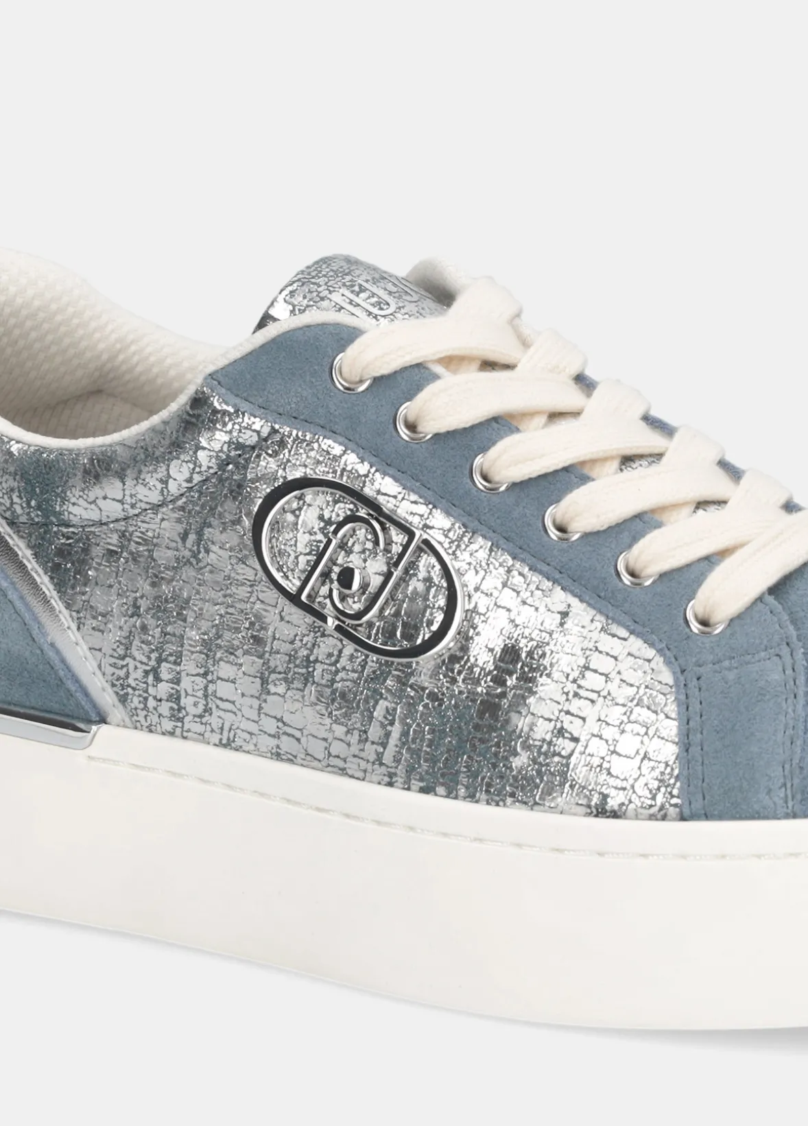 Sneakers in crackle laminato