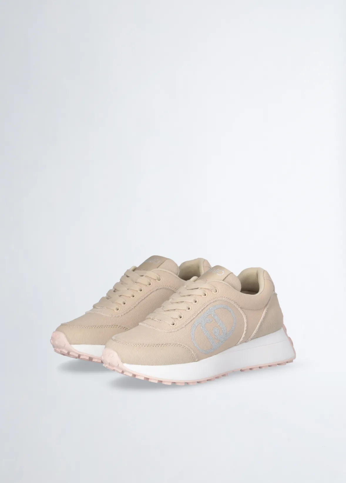 Sneakers in denim