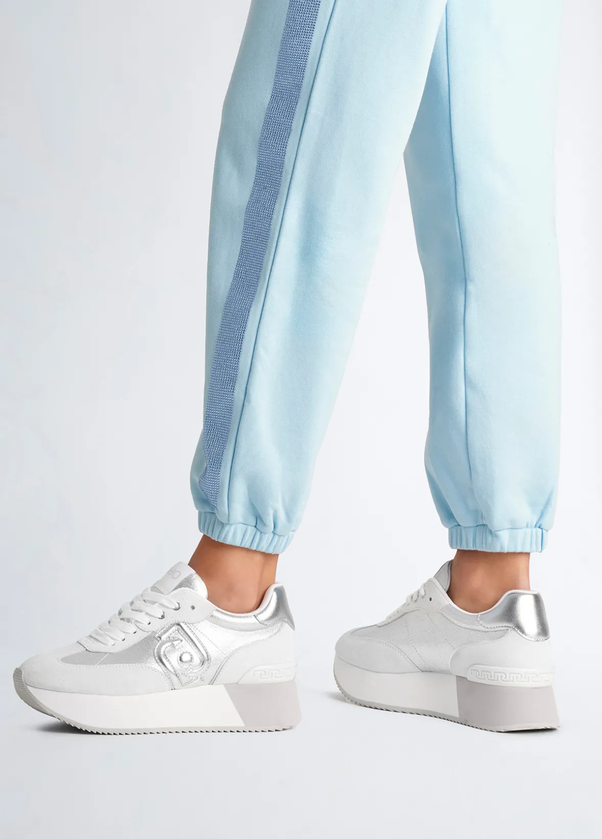 Sneakers in denim effetto laminato