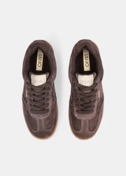 Sneakers in suede