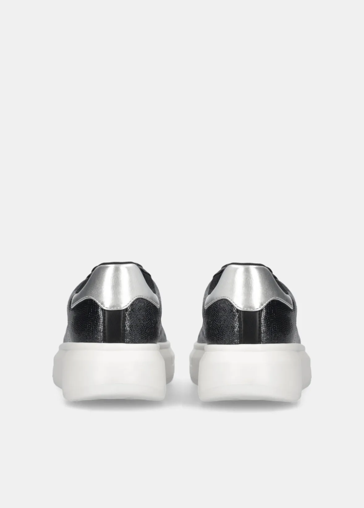 Sneakers platform con logo