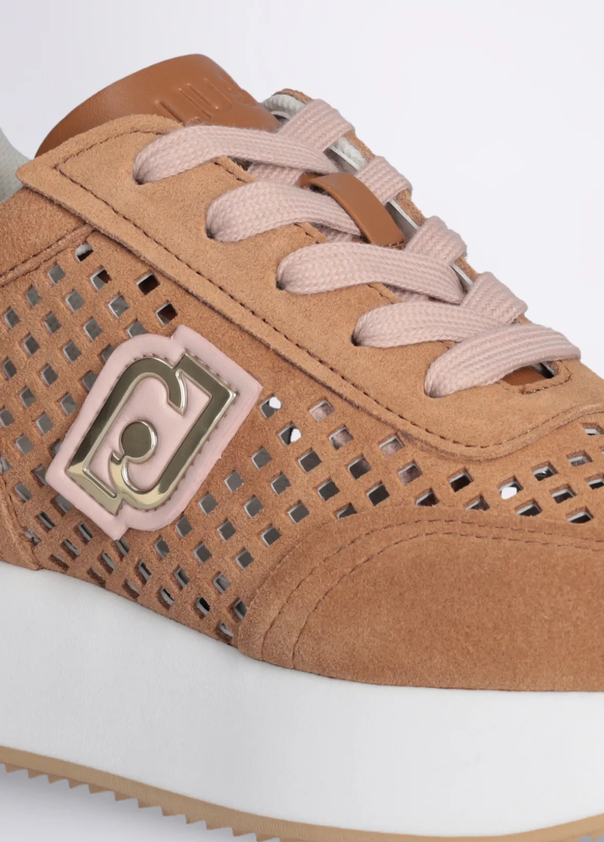Sneakers platform traforate