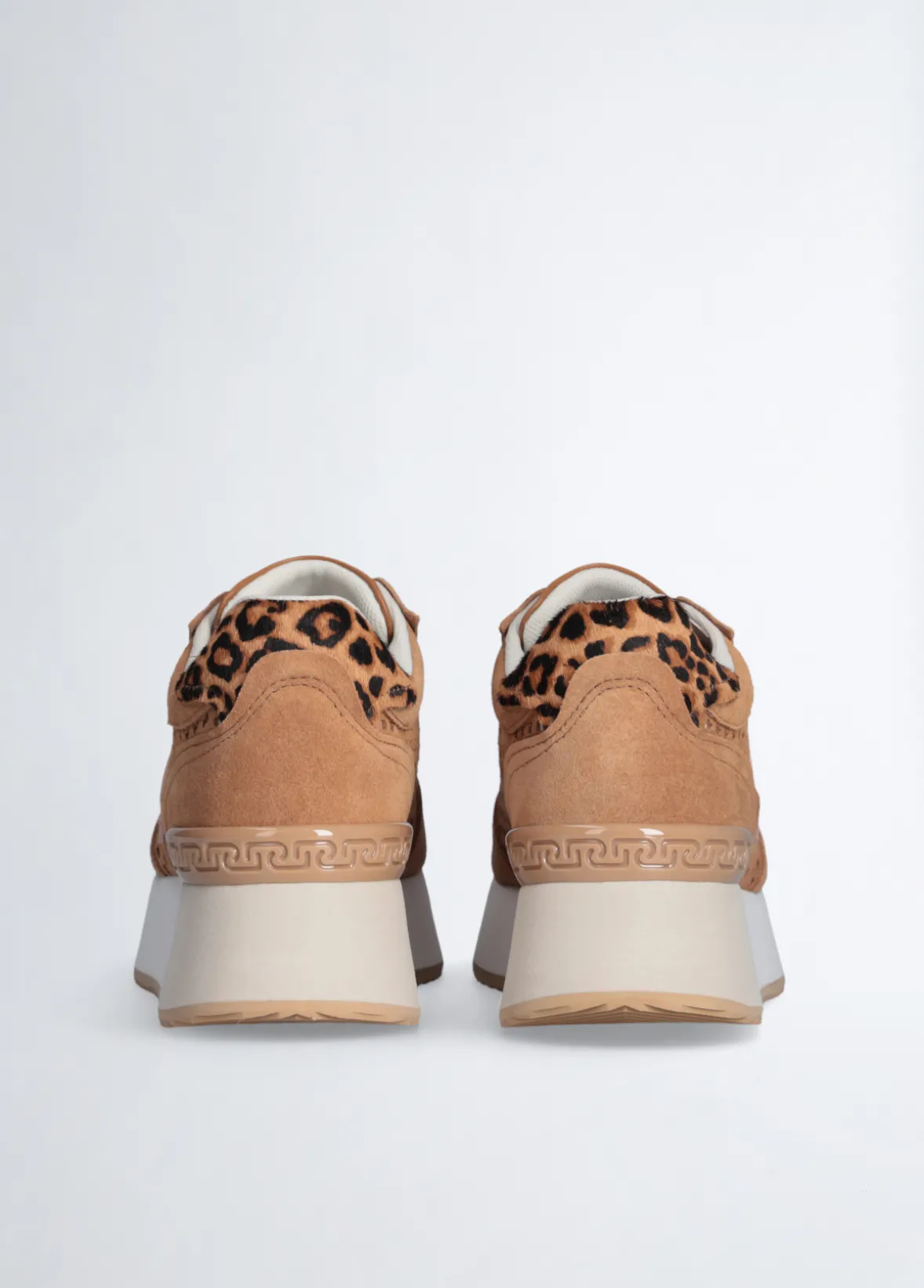 Sneakers platform traforate