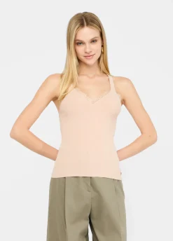 Top con pizzo
