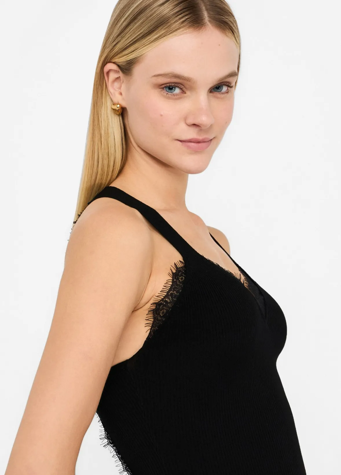 Top con pizzo