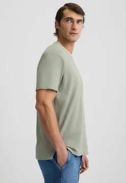 T-shirt color salvia