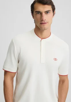 T-shirt con bottoni