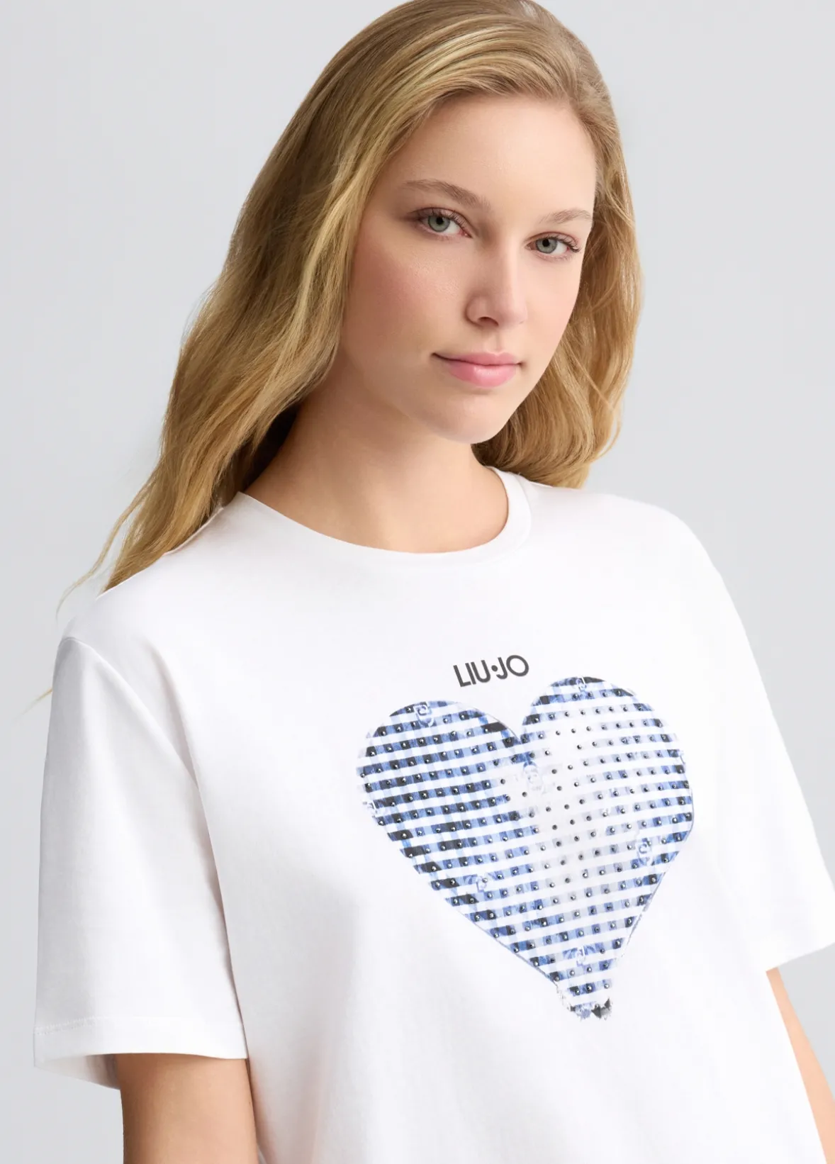 T-shirt con cuore e strass