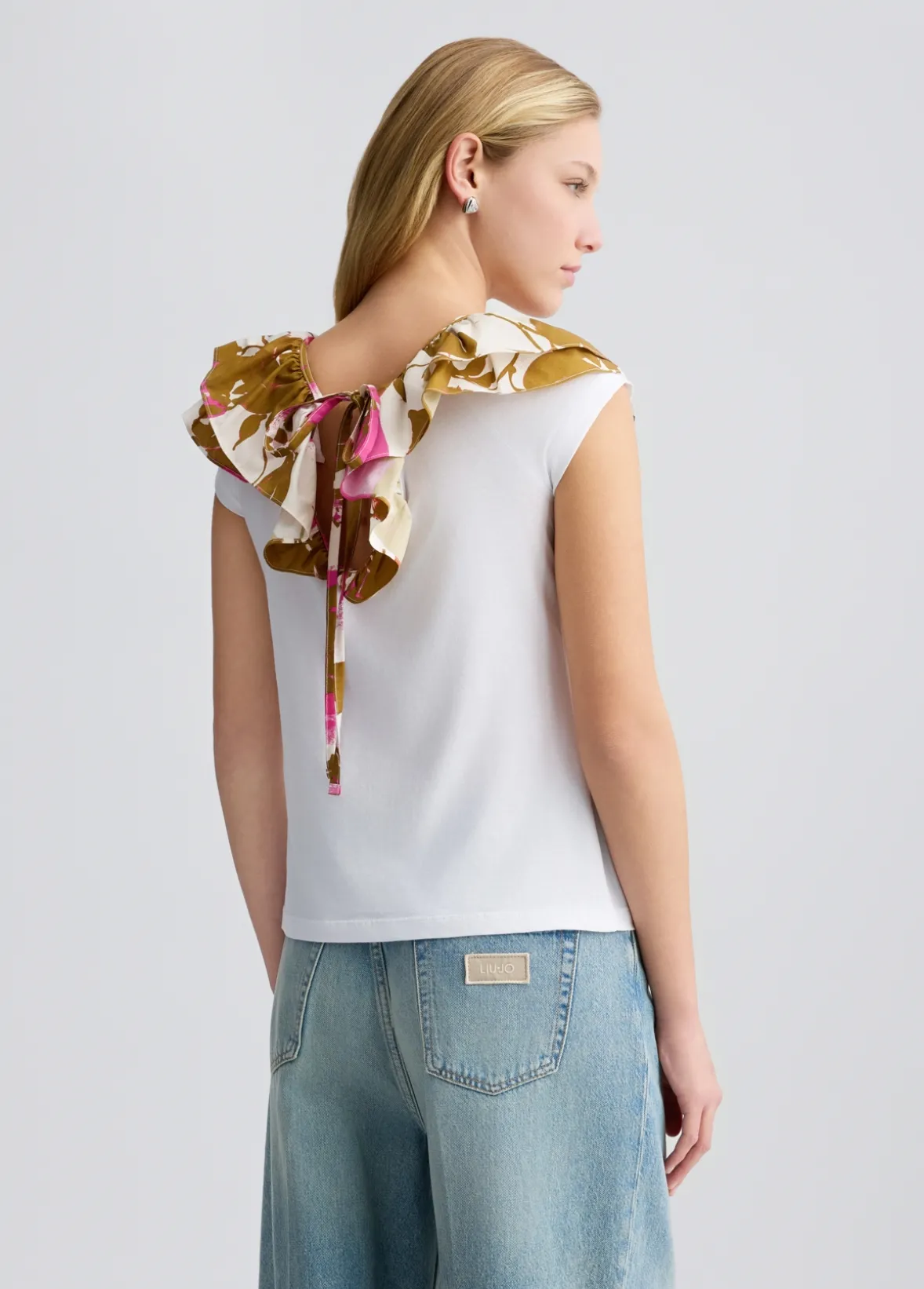 T-shirt con rouches stampata