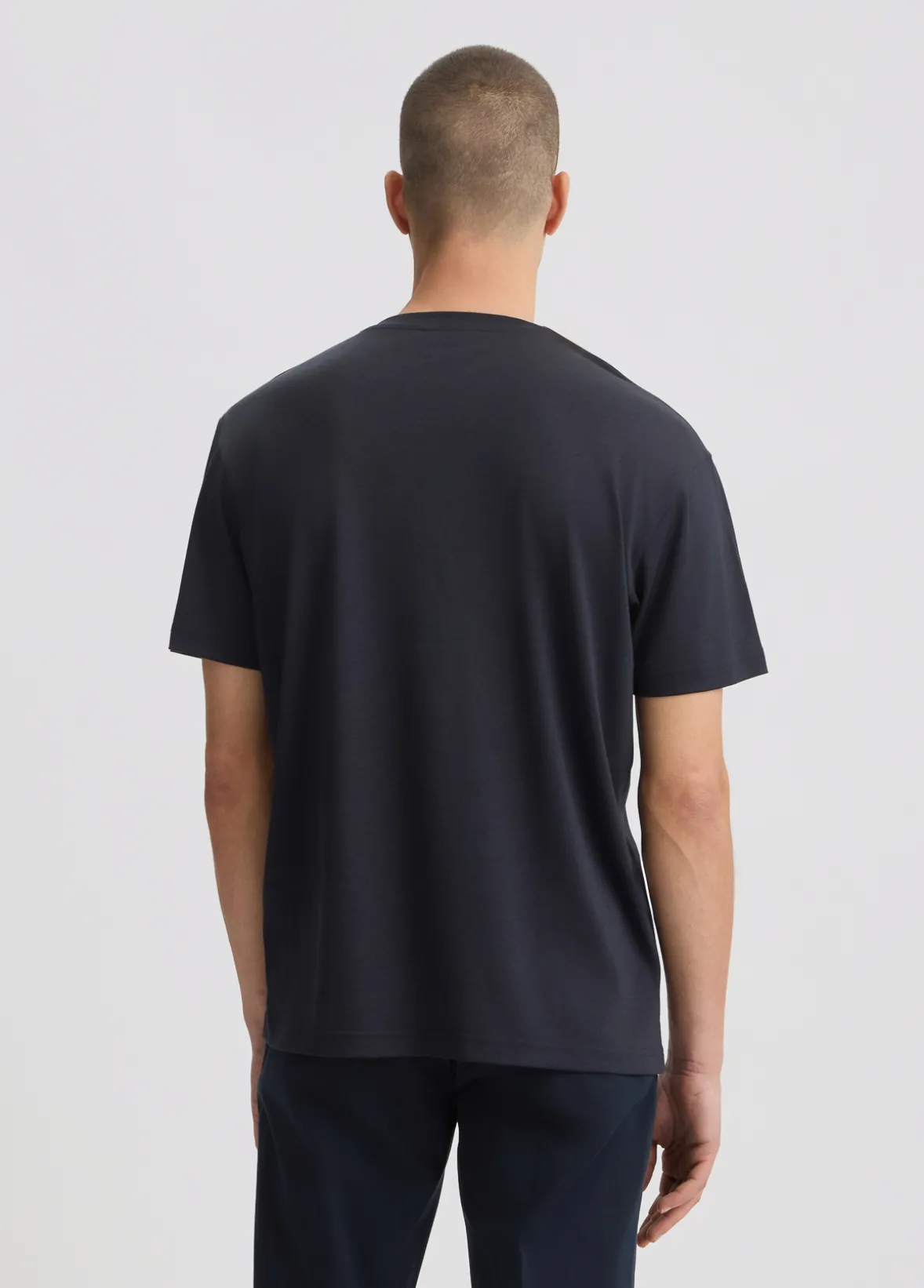 T-shirt con scollo a V