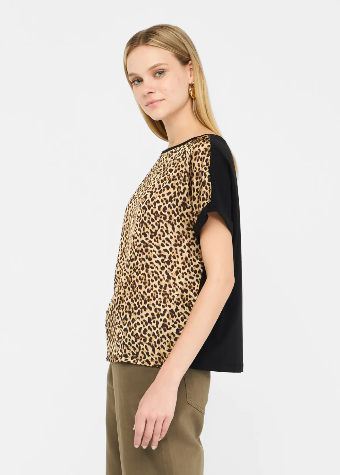 T-shirt con stampa animalier