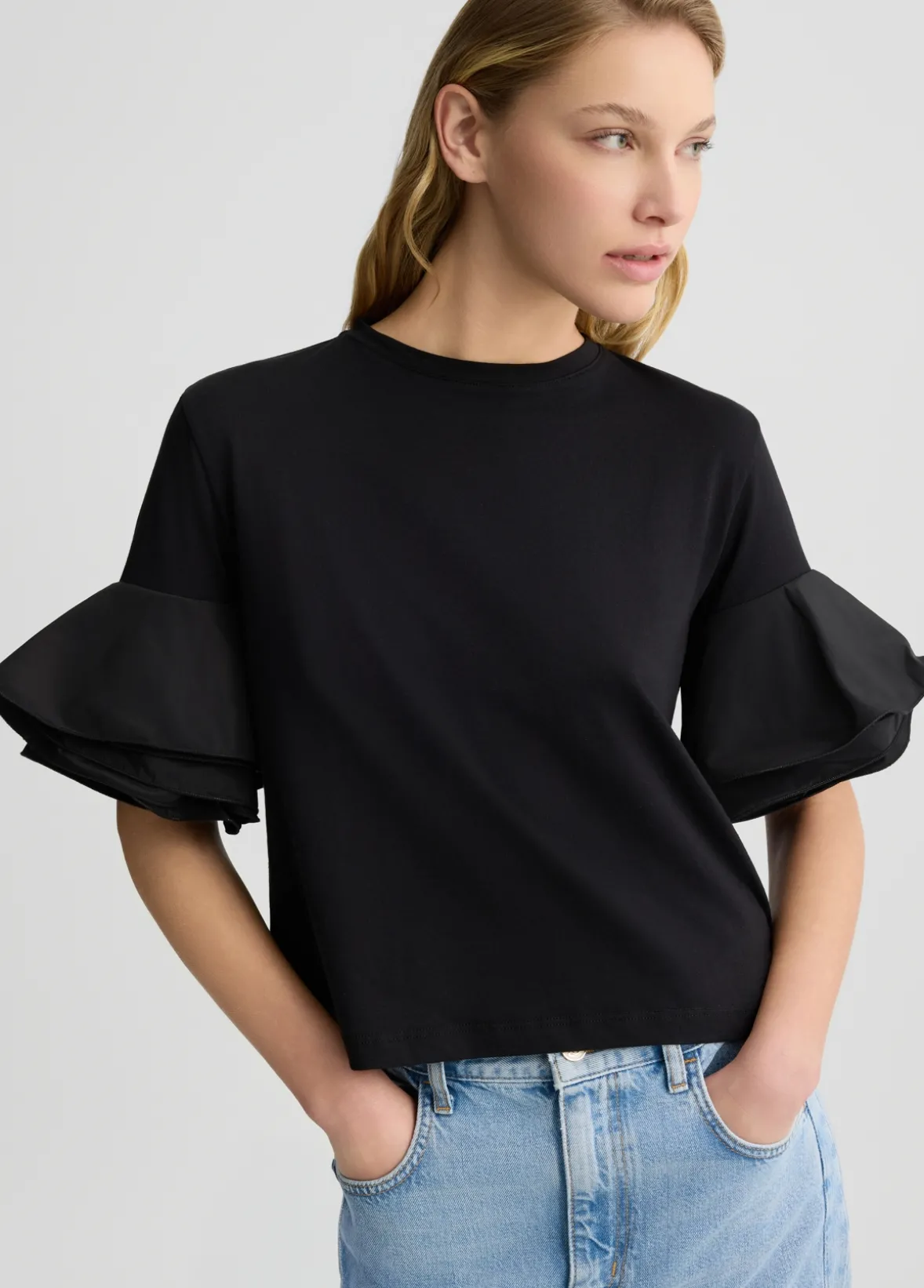 T-shirt con volant