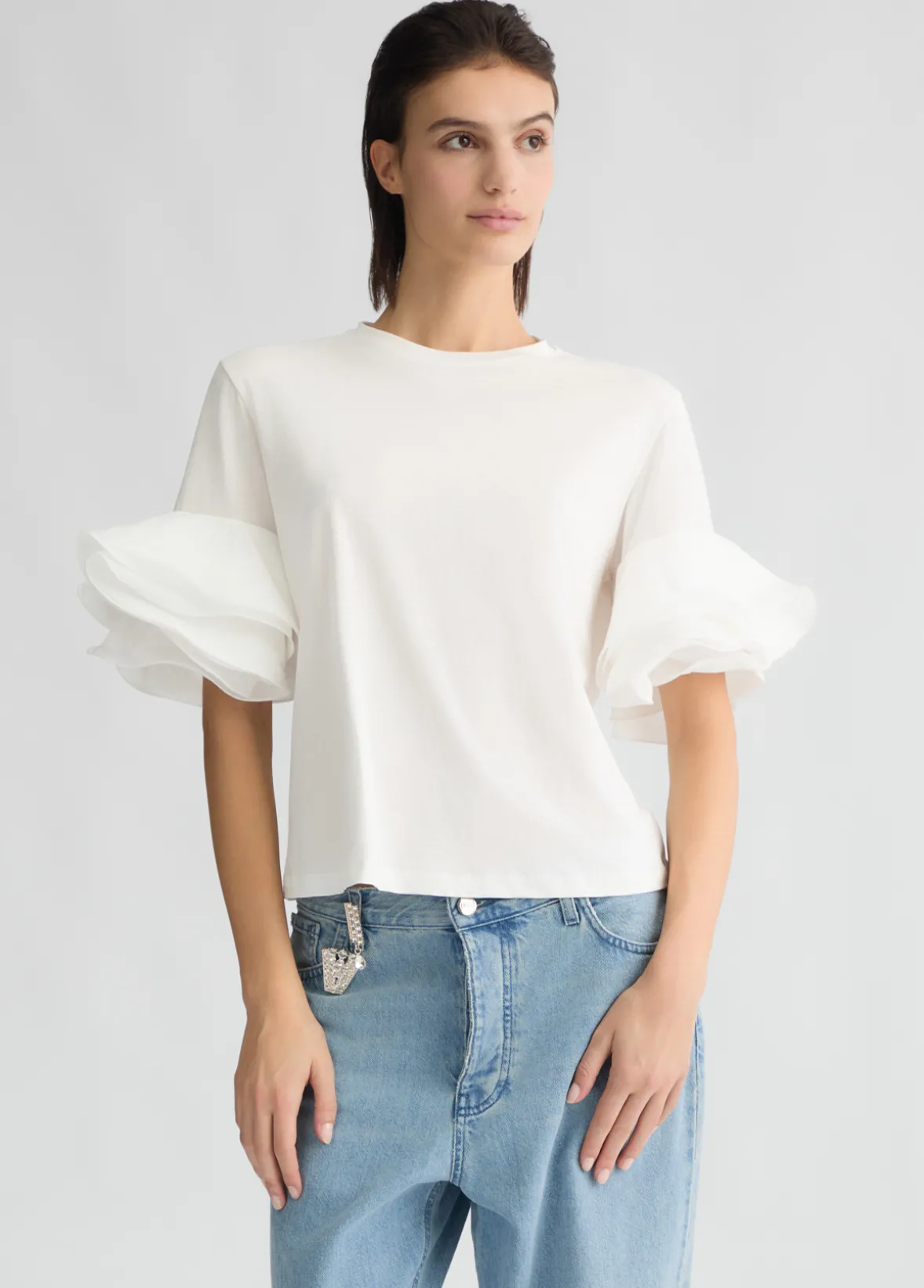 T-shirt con volant