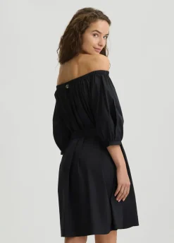 Vestito corto con spalle scoperte