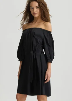 Vestito corto con spalle scoperte