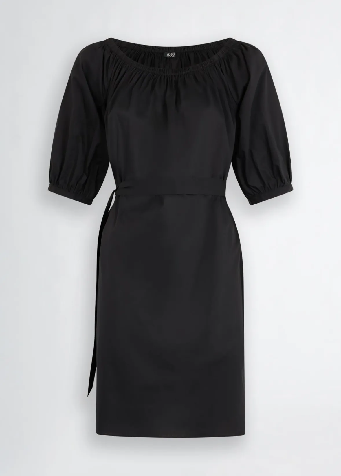 Vestito corto con spalle scoperte
