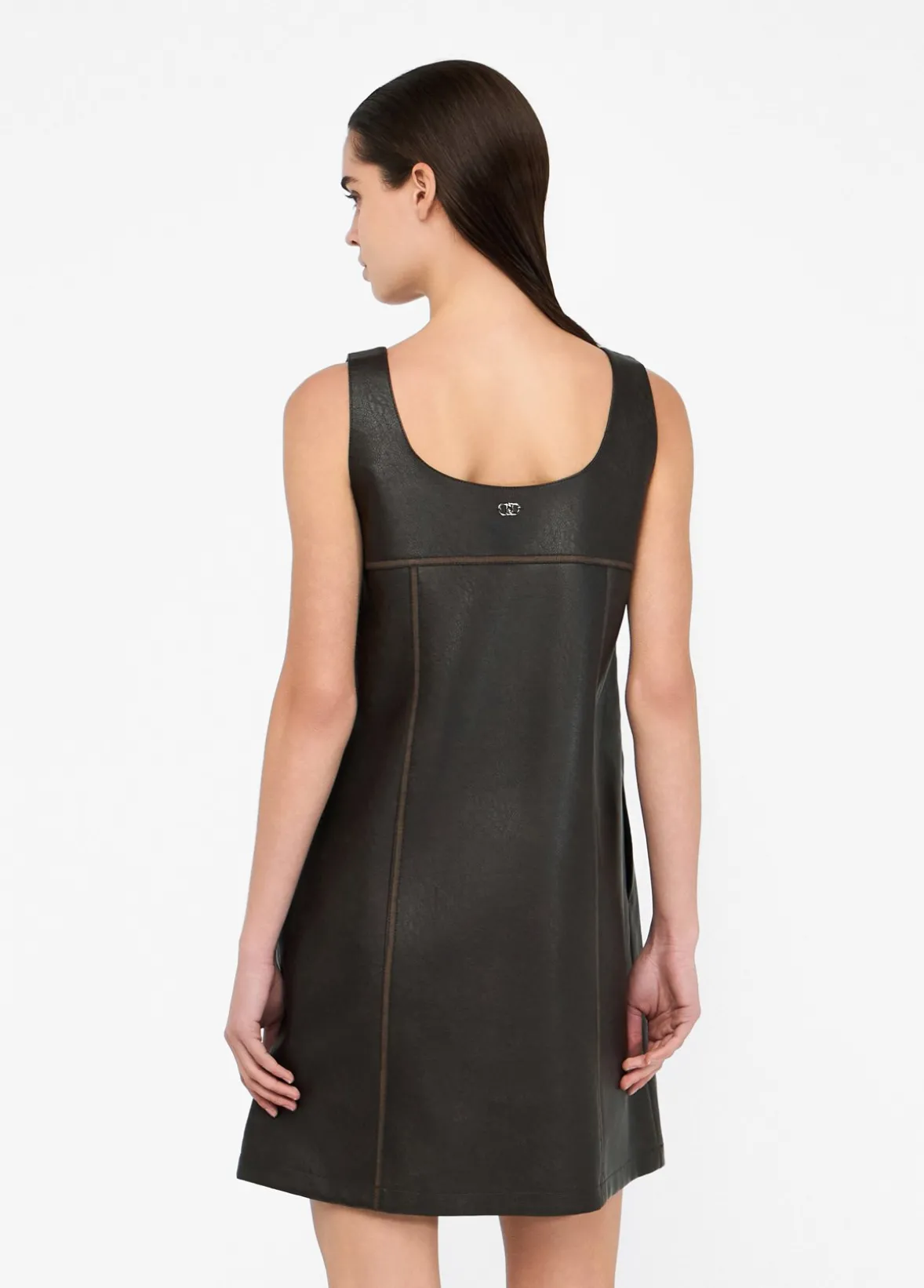Vestito corto in tessuto spalmato